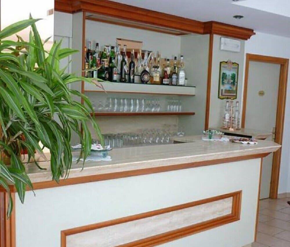 Hotel Garni Villa Fontana เตรนโต ภายนอก รูปภาพ