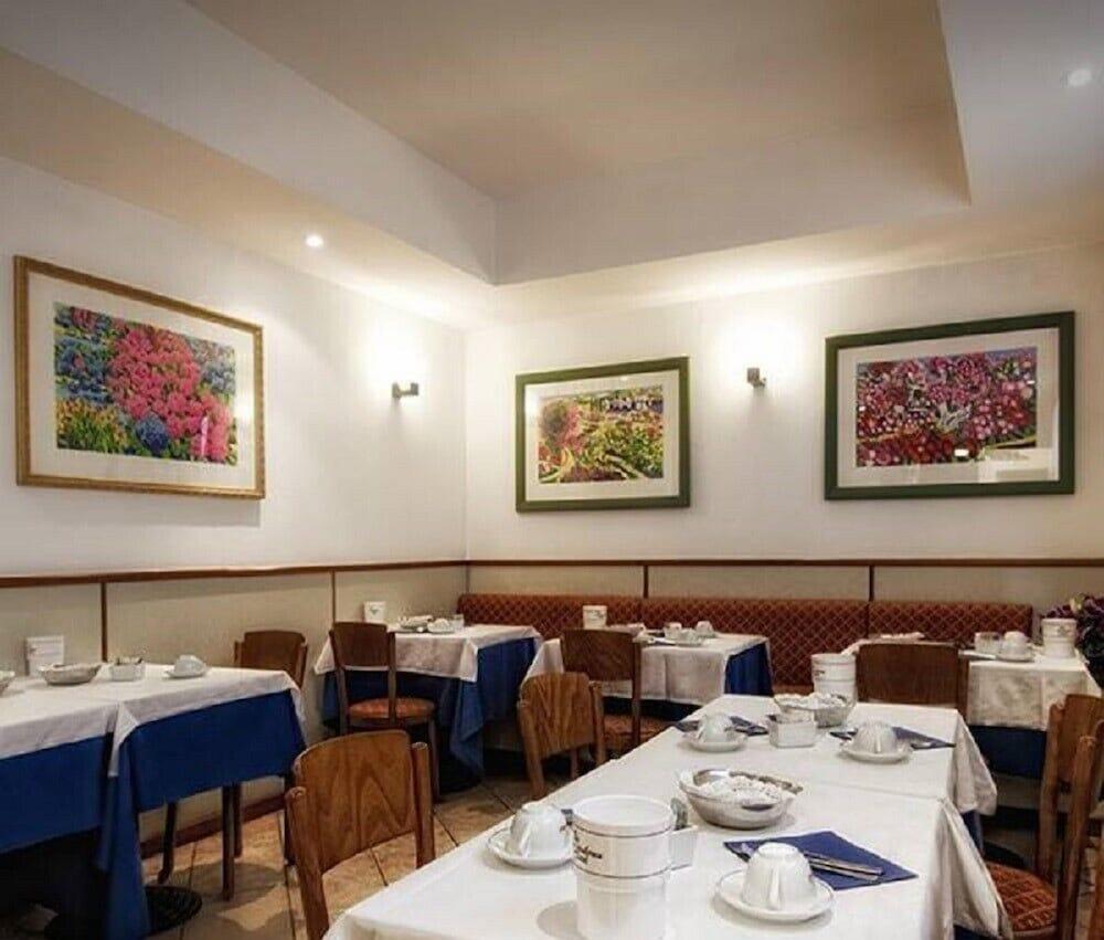 Hotel Garni Villa Fontana เตรนโต ภายนอก รูปภาพ