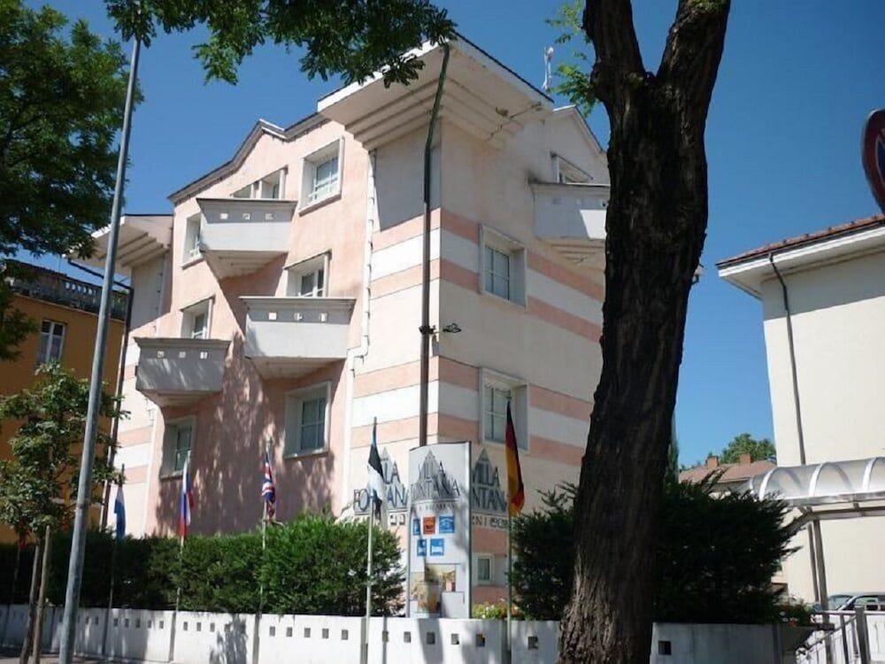 Hotel Garni Villa Fontana เตรนโต ภายนอก รูปภาพ