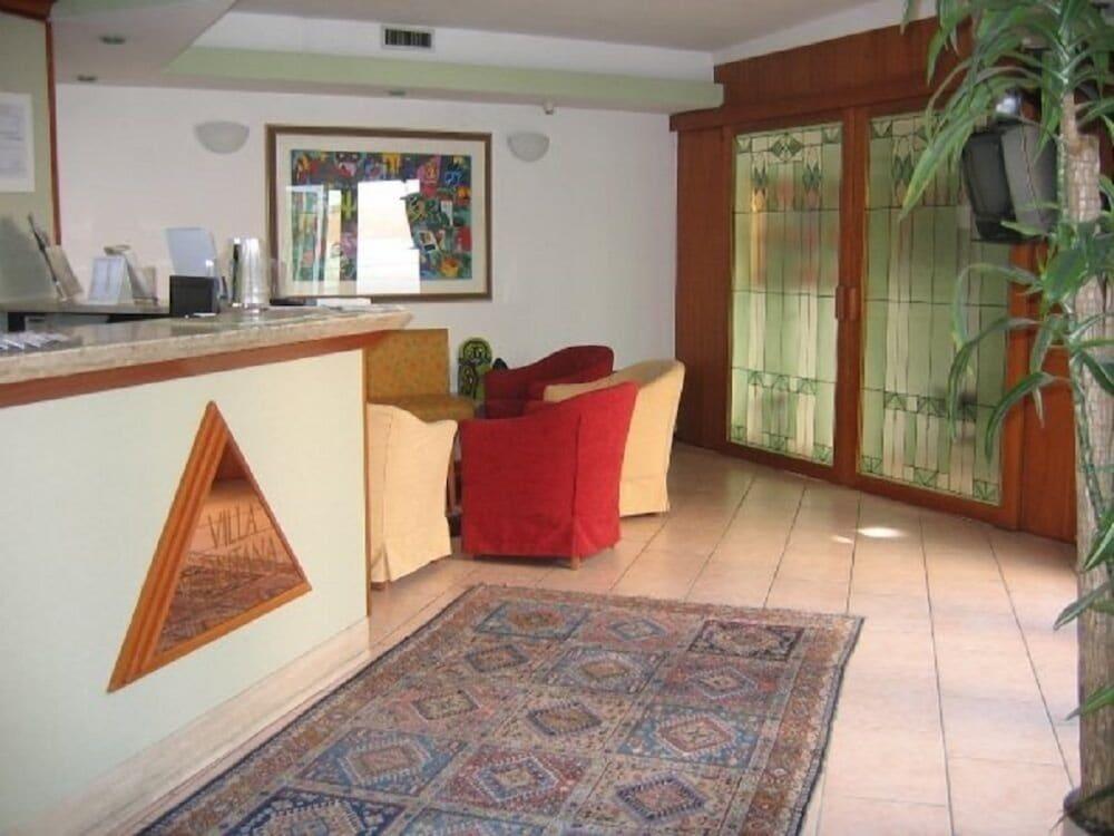 Hotel Garni Villa Fontana เตรนโต ภายนอก รูปภาพ