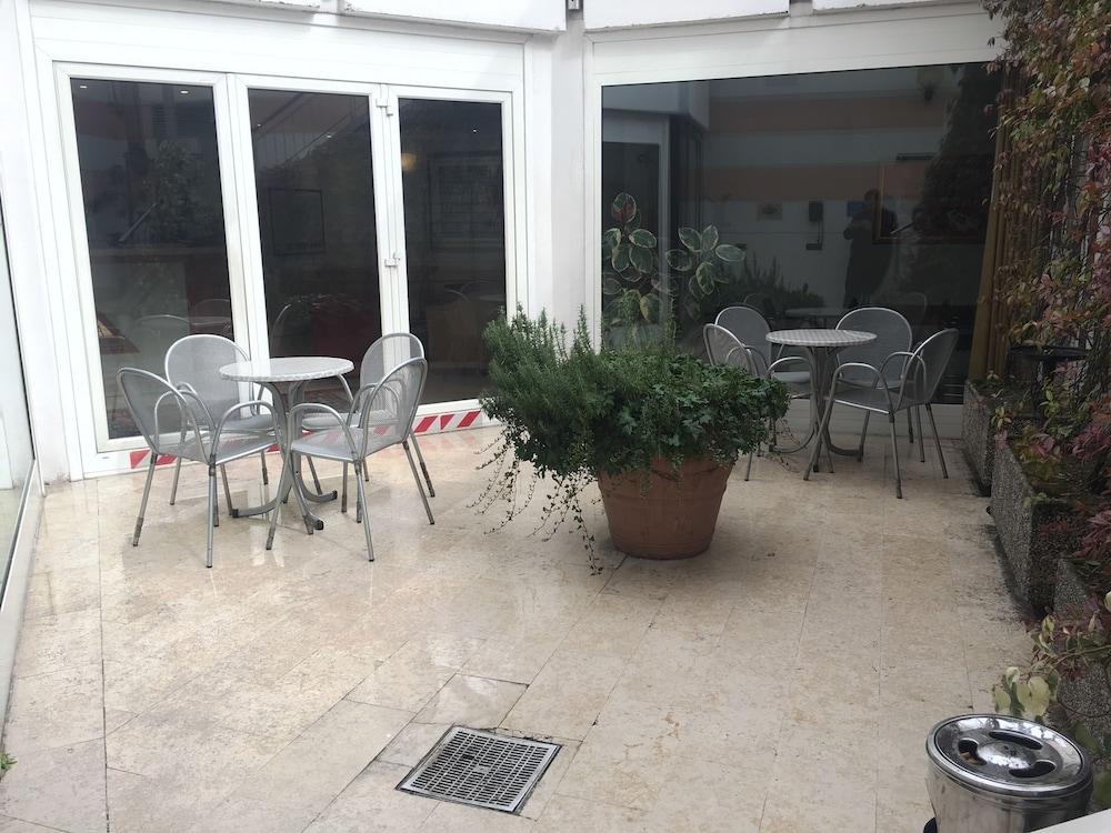 Hotel Garni Villa Fontana เตรนโต ภายนอก รูปภาพ